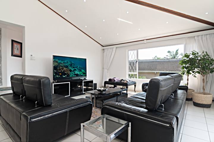 Jacqueline Drive 51 Lounge